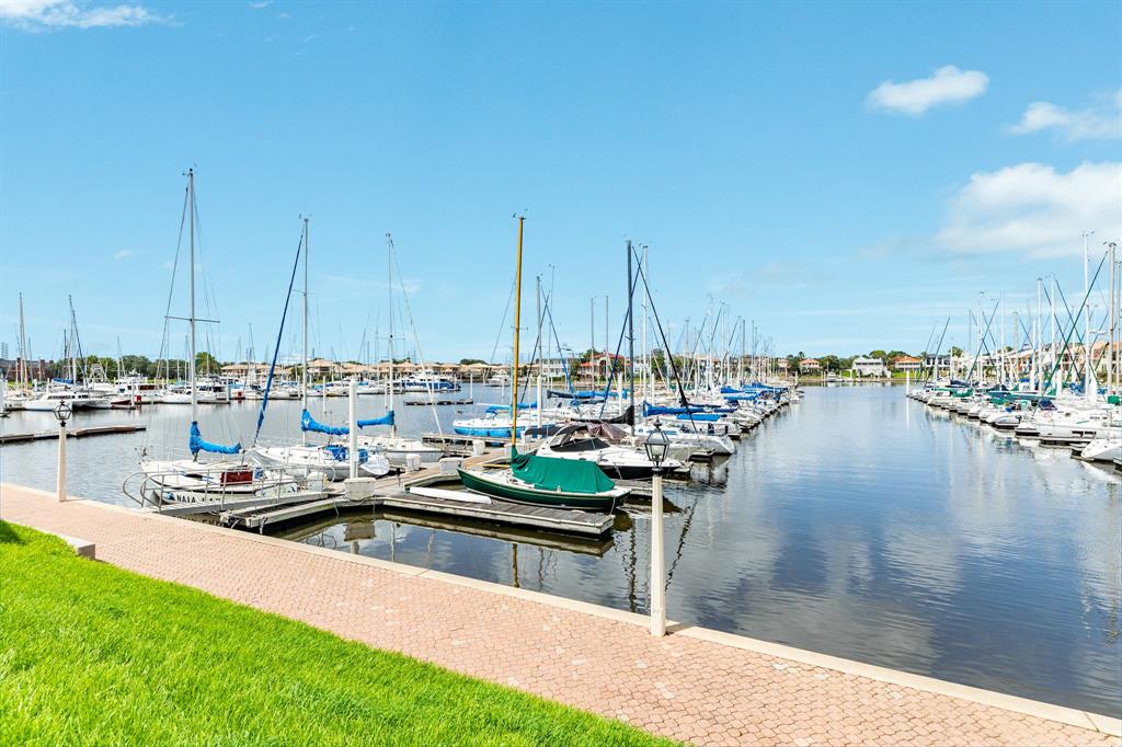 458 Mariners Drive, Kemah, Texas image 3