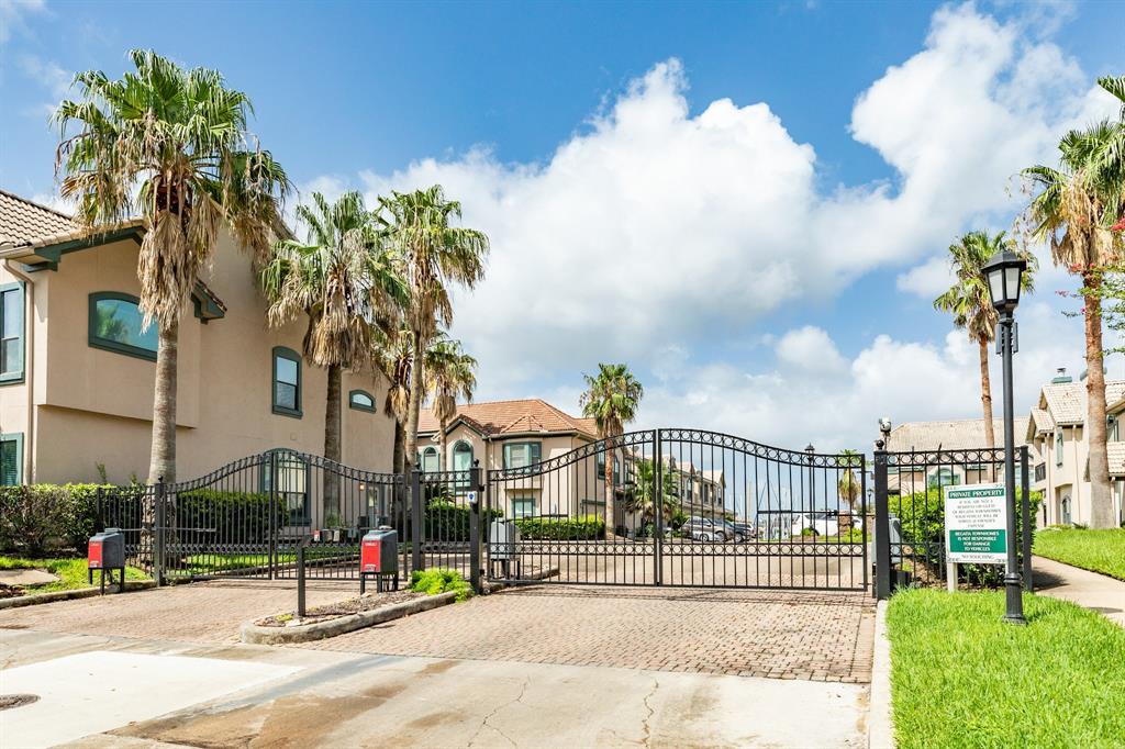 458 Mariners Drive, Kemah, Texas image 25