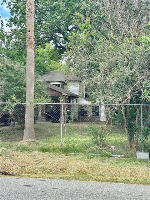 Photo of 7215 Victoria St Street, Houston, TX 77020 (MLS # 61428665)