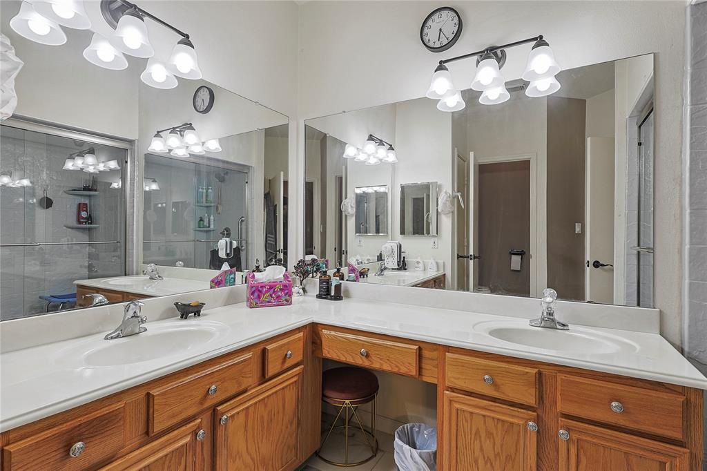 739 Apple Blossom Drive, Pearland, Texas image 14