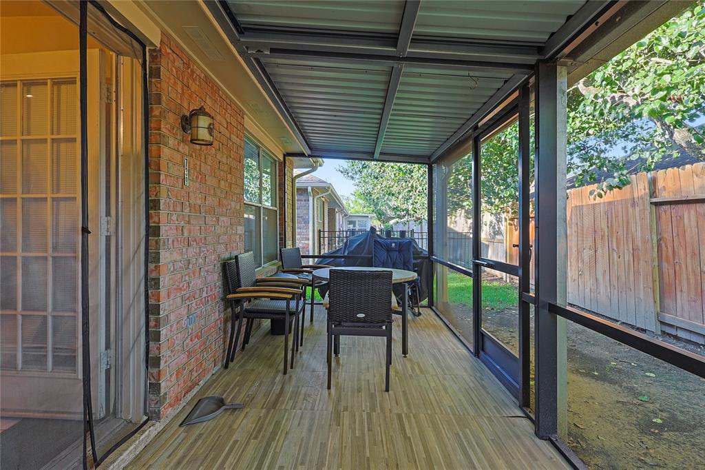 739 Apple Blossom Drive, Pearland, Texas image 4