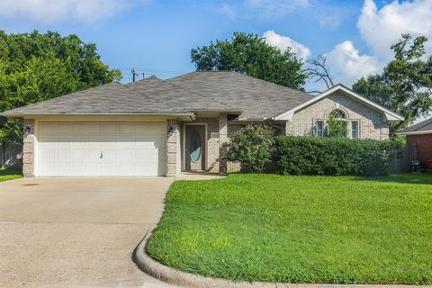 Photo of 1303 Skyline Ct Ct, College Station, TX 77845 (MLS # 38361929)