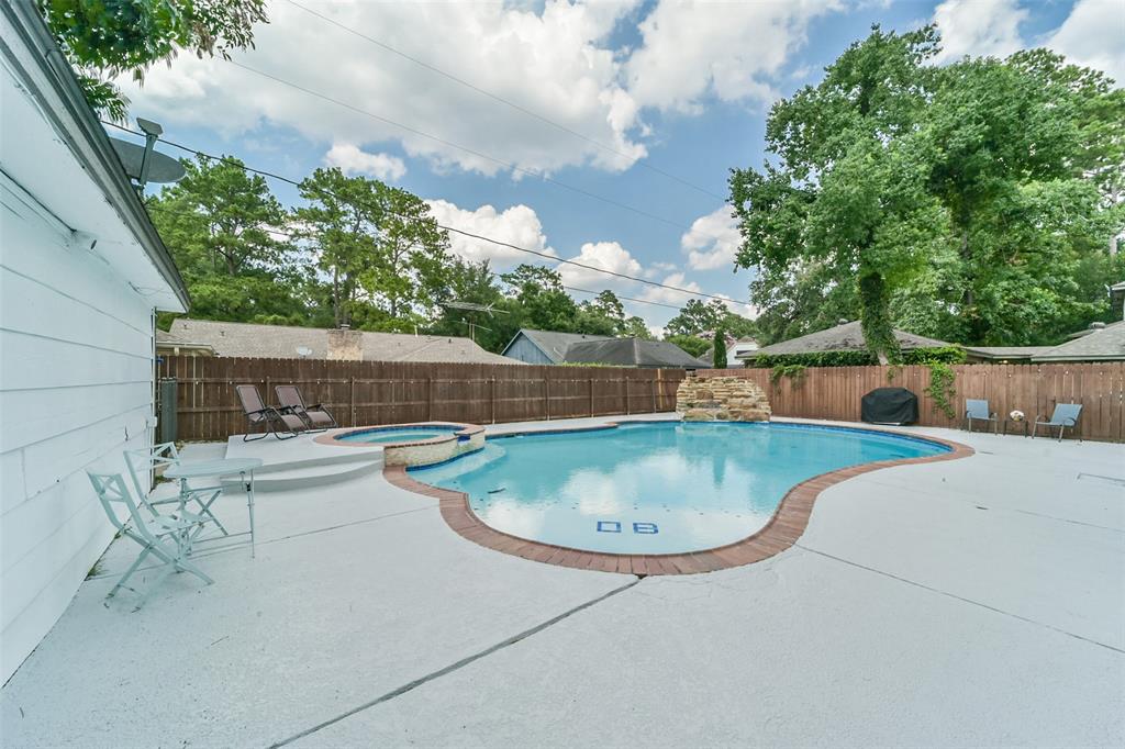 Houston, Texas 77070, United States, 4 Bedrooms Bedrooms, ,4 BathroomsBathrooms,Residential,Pending,53829