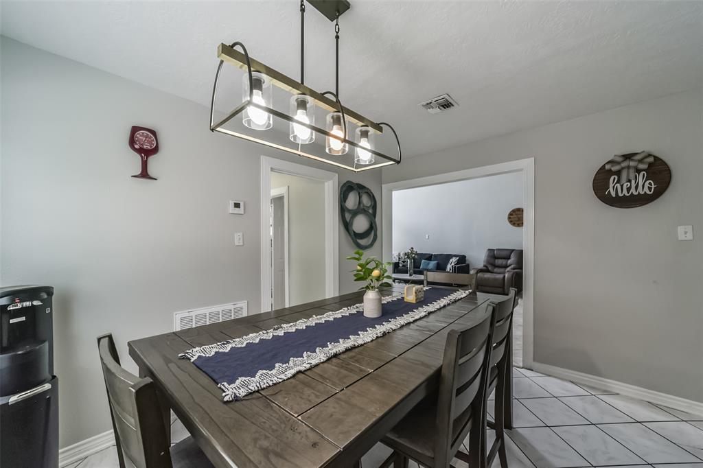 Houston, Texas 77070, United States, 4 Bedrooms Bedrooms, ,4 BathroomsBathrooms,Residential,Pending,53829