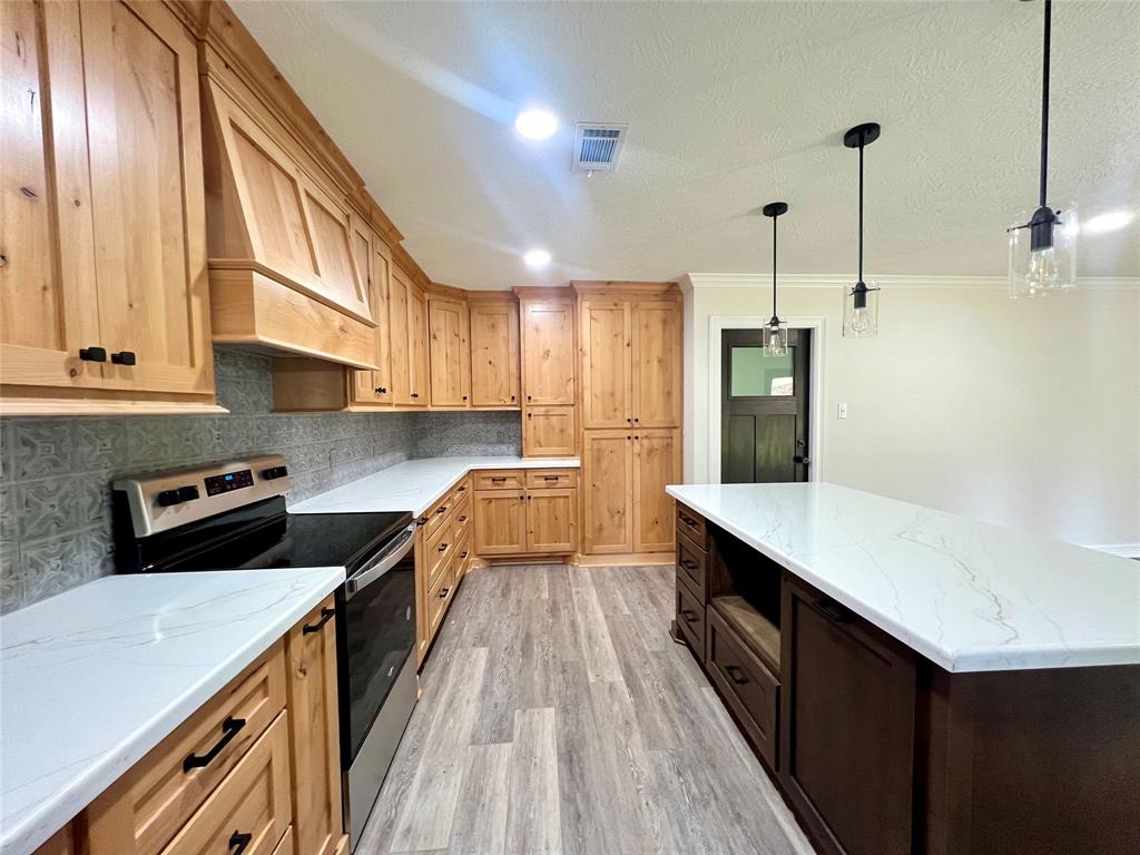 607 Apple Blosom, Woodville, Texas image 2