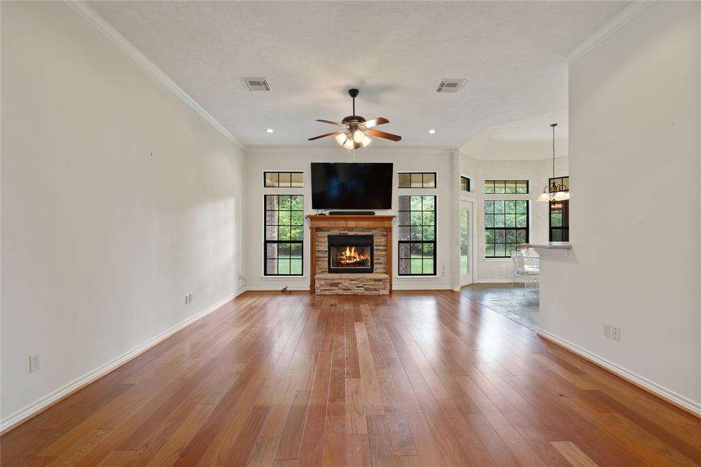 127 April Waters Drive, Conroe, Texas image 8