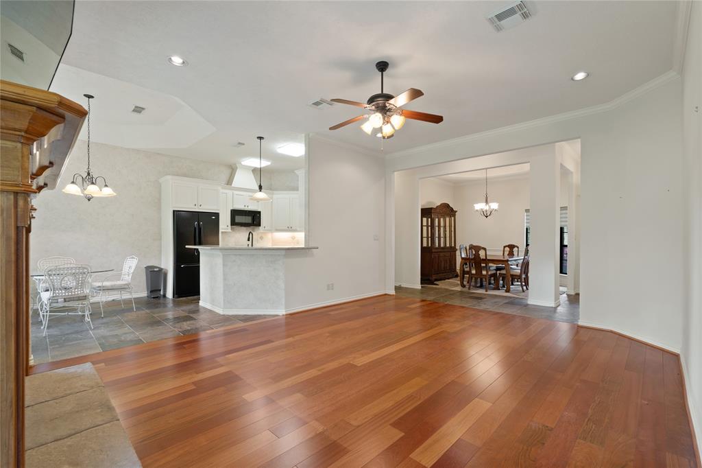 127 April Waters Drive, Conroe, Texas image 7