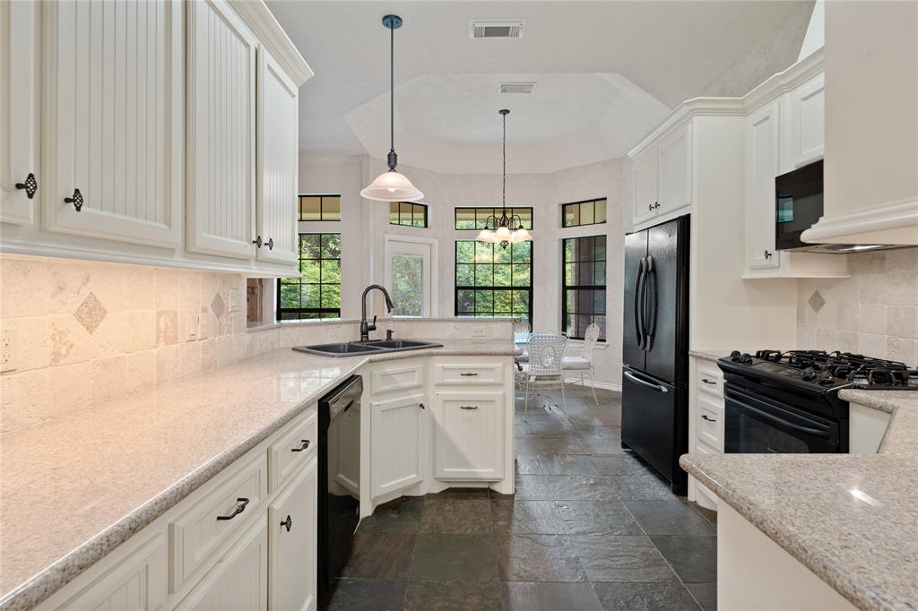 127 April Waters Drive, Conroe, Texas image 14