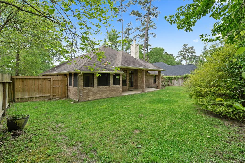 127 April Waters Drive, Conroe, Texas image 34