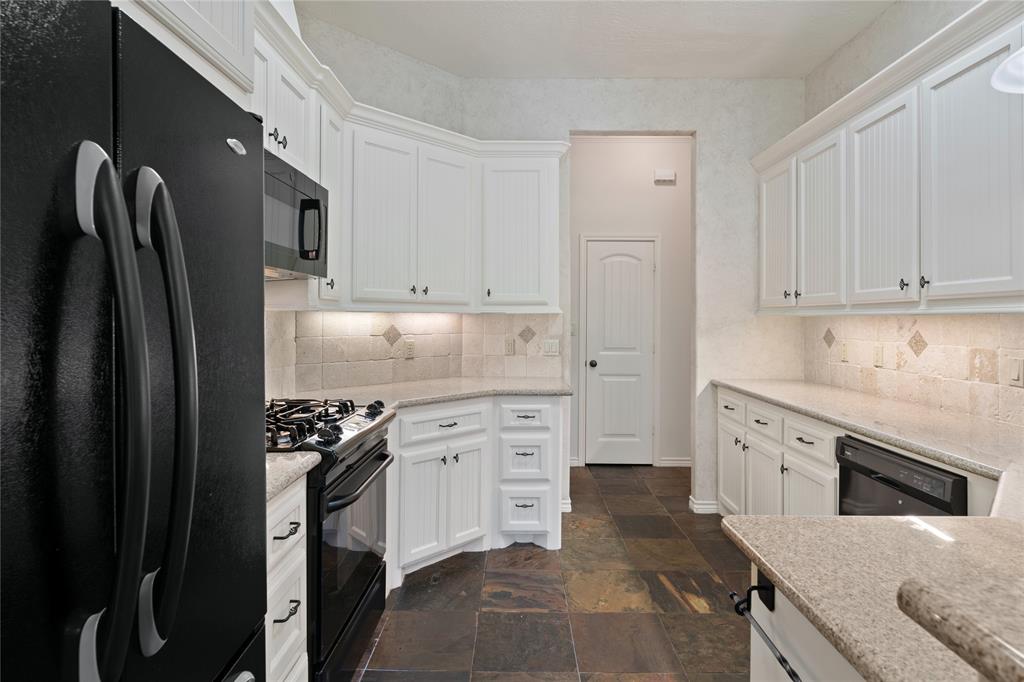 127 April Waters Drive, Conroe, Texas image 13