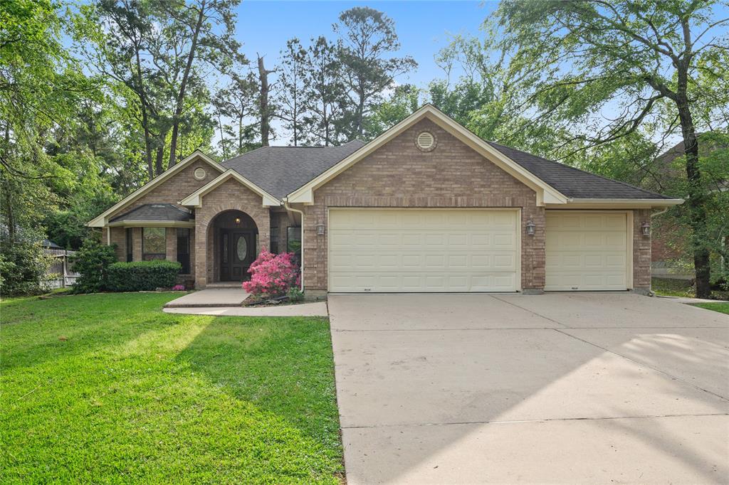 127 April Waters Drive, Conroe, Texas image 3