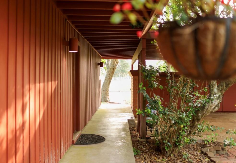 530 Circle Way Drive, Lake Jackson, Texas image 3
