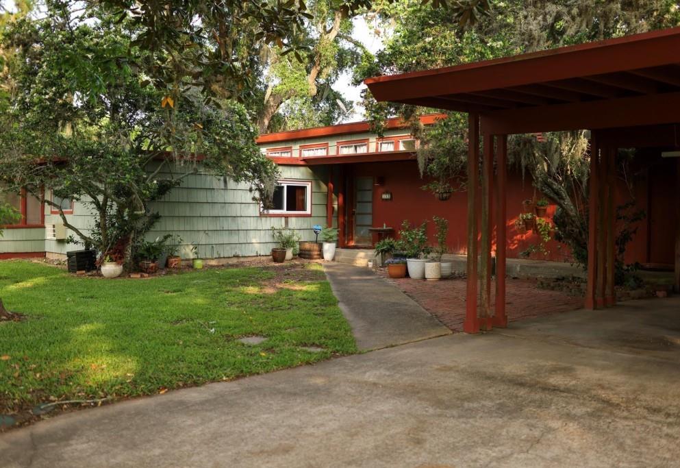 530 Circle Way Drive, Lake Jackson, Texas image 1