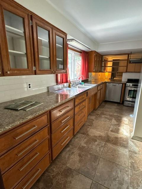530 Circle Way Drive, Lake Jackson, Texas image 14