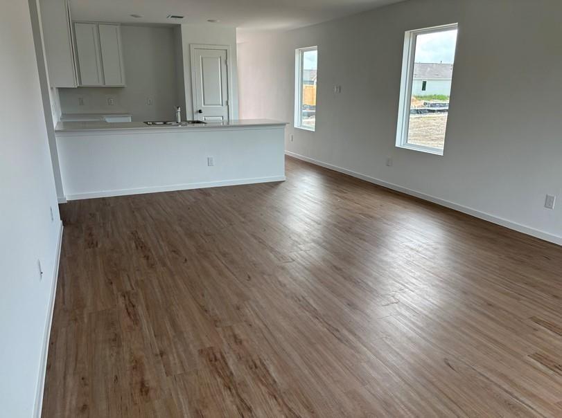 101 Laura Leigh Lane, Angleton, Texas image 2