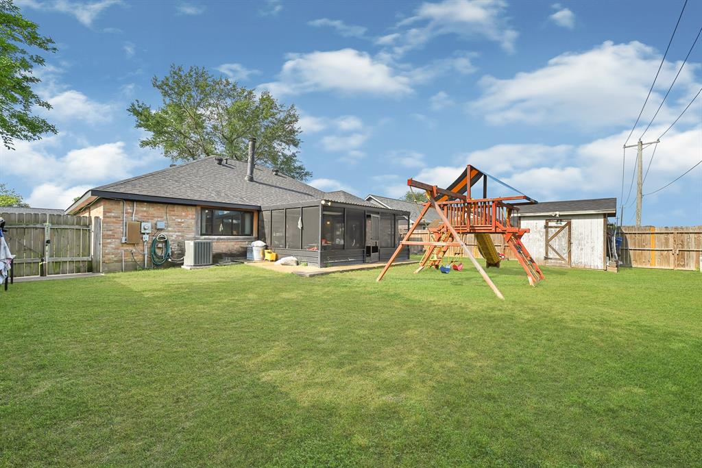 2001 Whitebriar Drive, Deer Park, Texas image 21