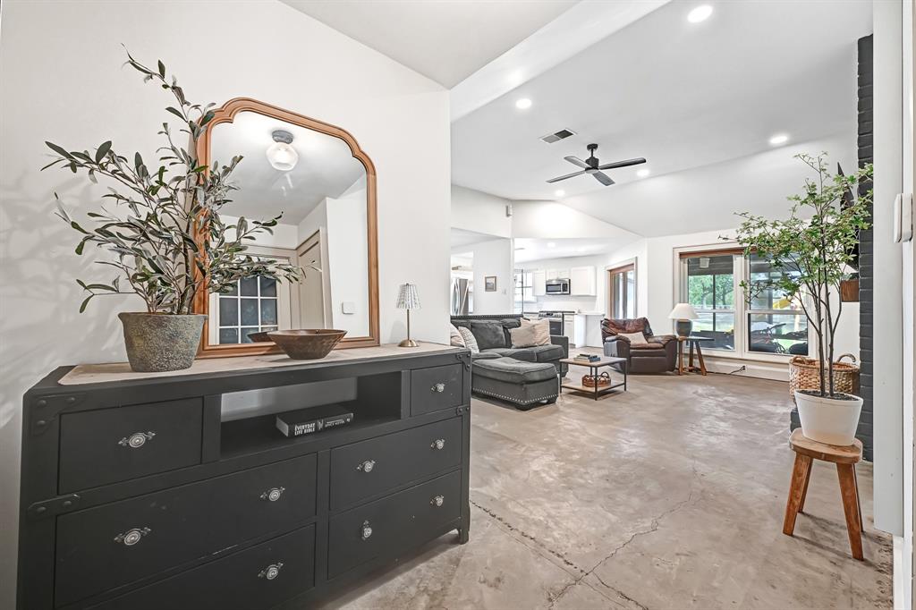 2001 Whitebriar Drive, Deer Park, Texas image 6