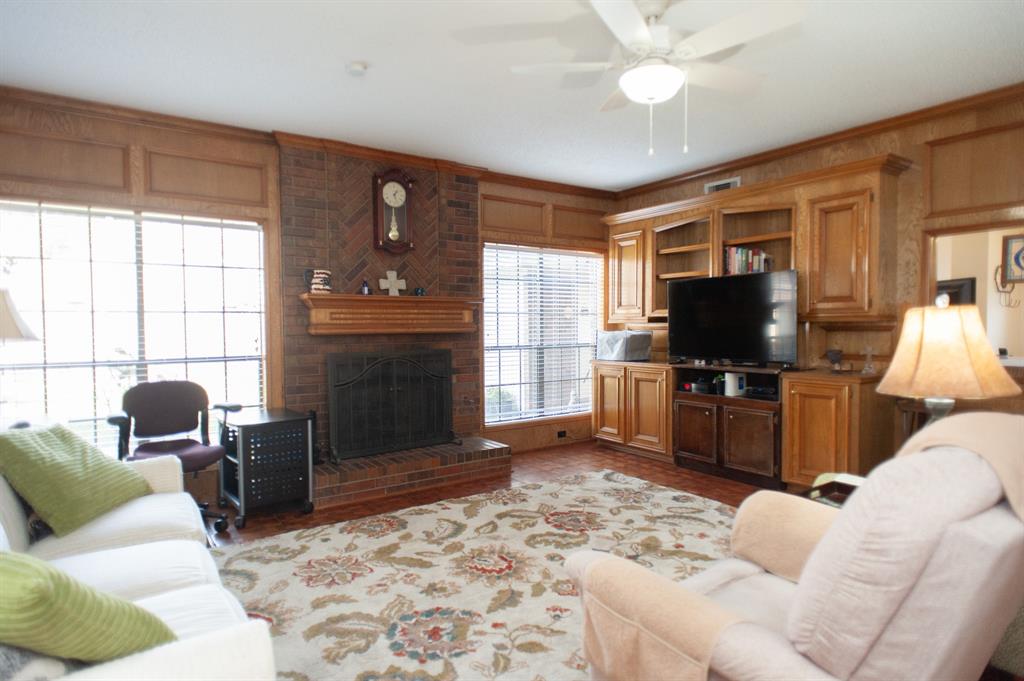 1911 Timber Creek Crk, Pearland, Texas image 6