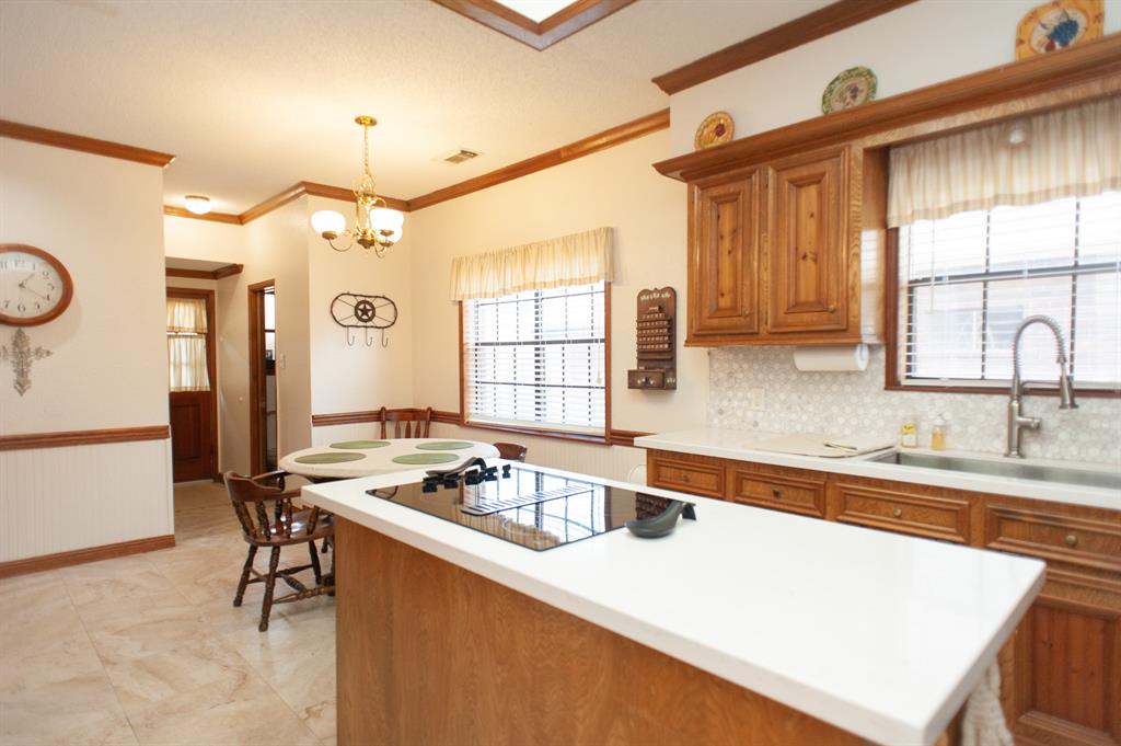 1911 Timber Creek Crk, Pearland, Texas image 11