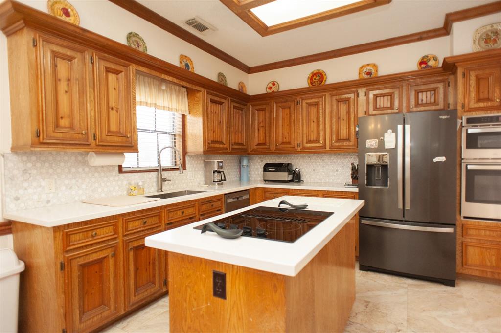 1911 Timber Creek Crk, Pearland, Texas image 9