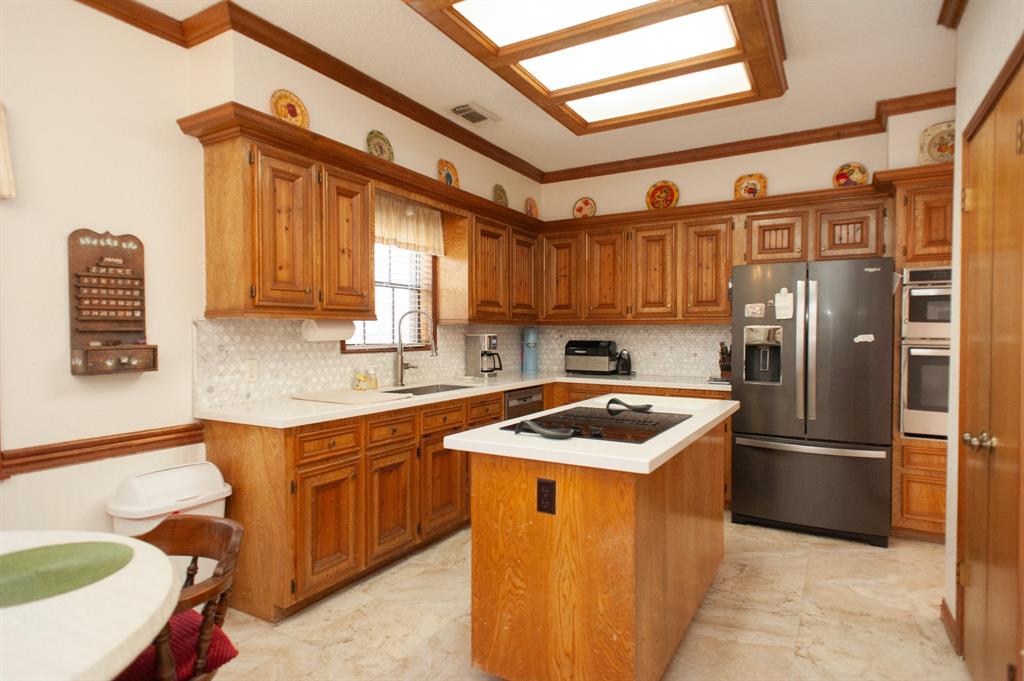 1911 Timber Creek Crk, Pearland, Texas image 10