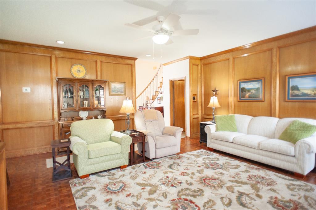 1911 Timber Creek Crk, Pearland, Texas image 7