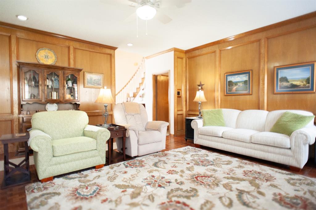1911 Timber Creek Crk, Pearland, Texas image 5