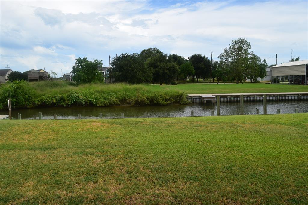 1128 & 1130 Prides Lane, Crystal Beach, Texas image 8