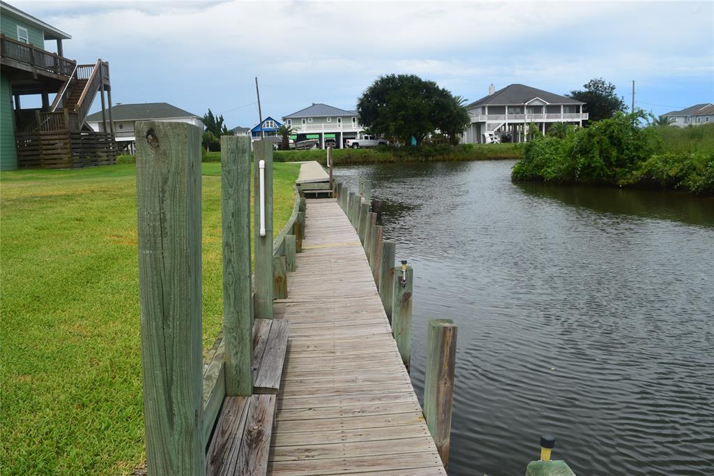 1128 & 1130 Prides Lane, Crystal Beach, Texas image 4