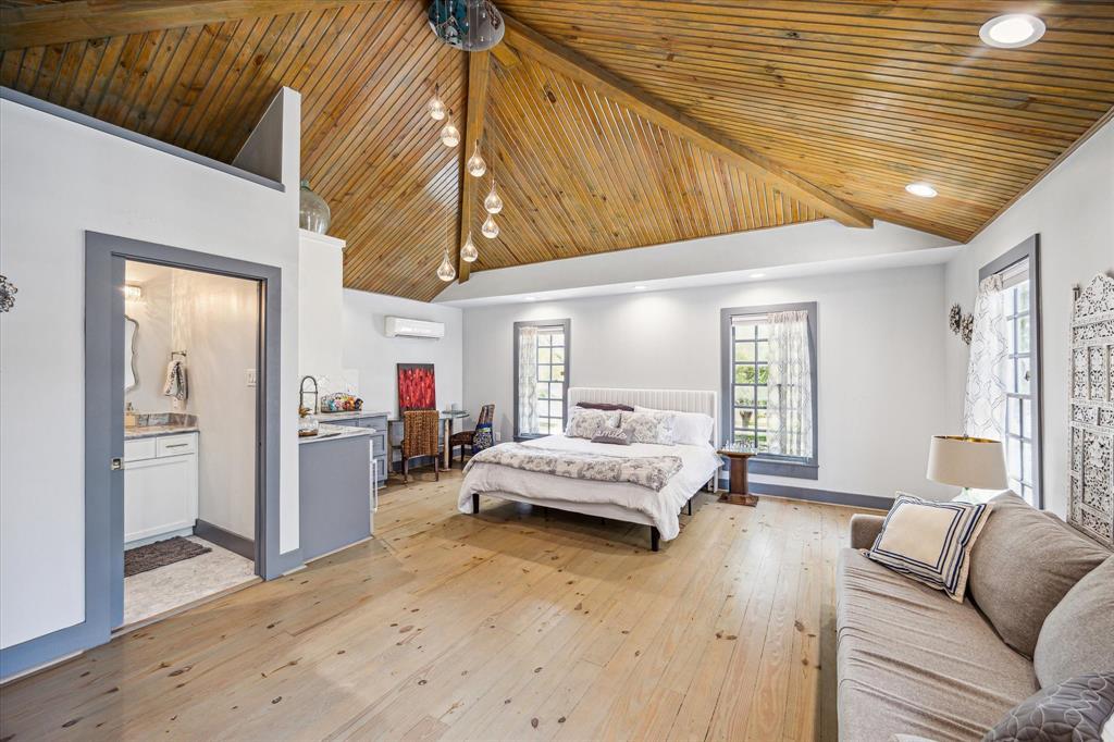 519 E 9th Street, Houston, Texas image 29