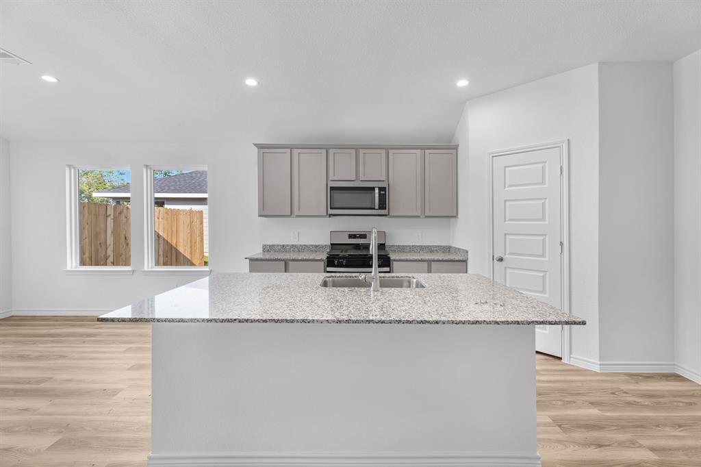 3330 Canvasback Drive, Orange, Texas image 4