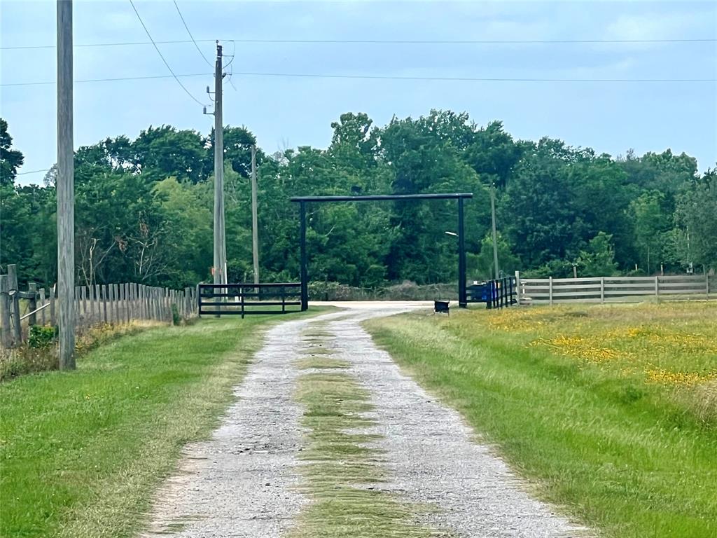 402 Schultz Road, Sealy, Texas image 4