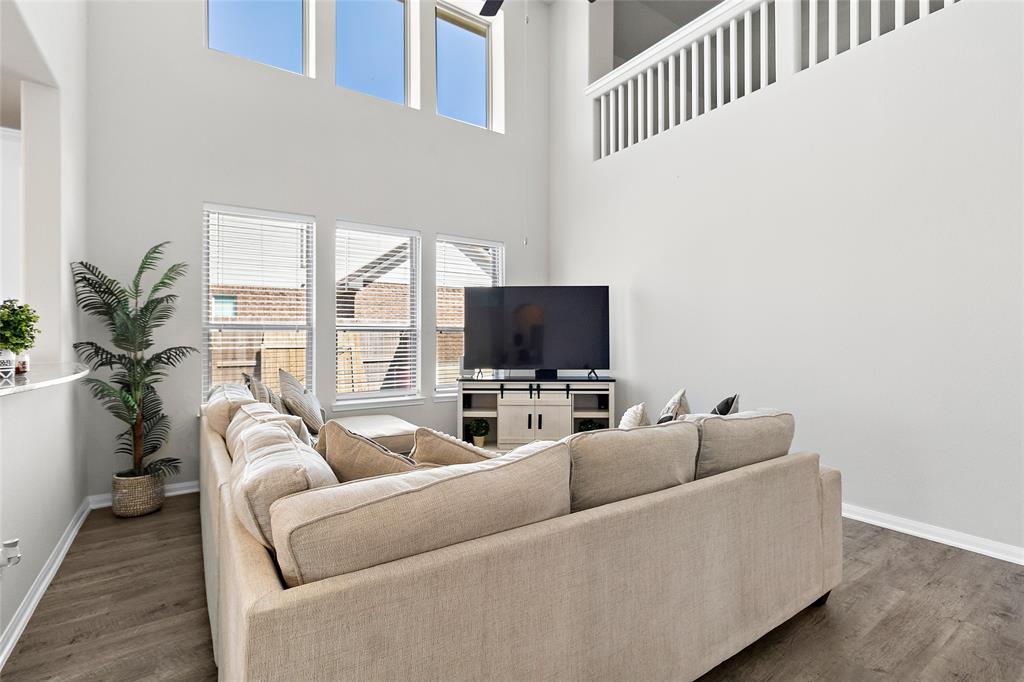 12242 N Chestnut Hills Drive, Conroe, Texas image 2