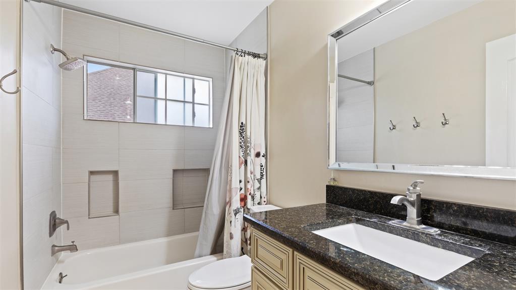 2110 Shadow Bay Circle, League City, Texas image 25
