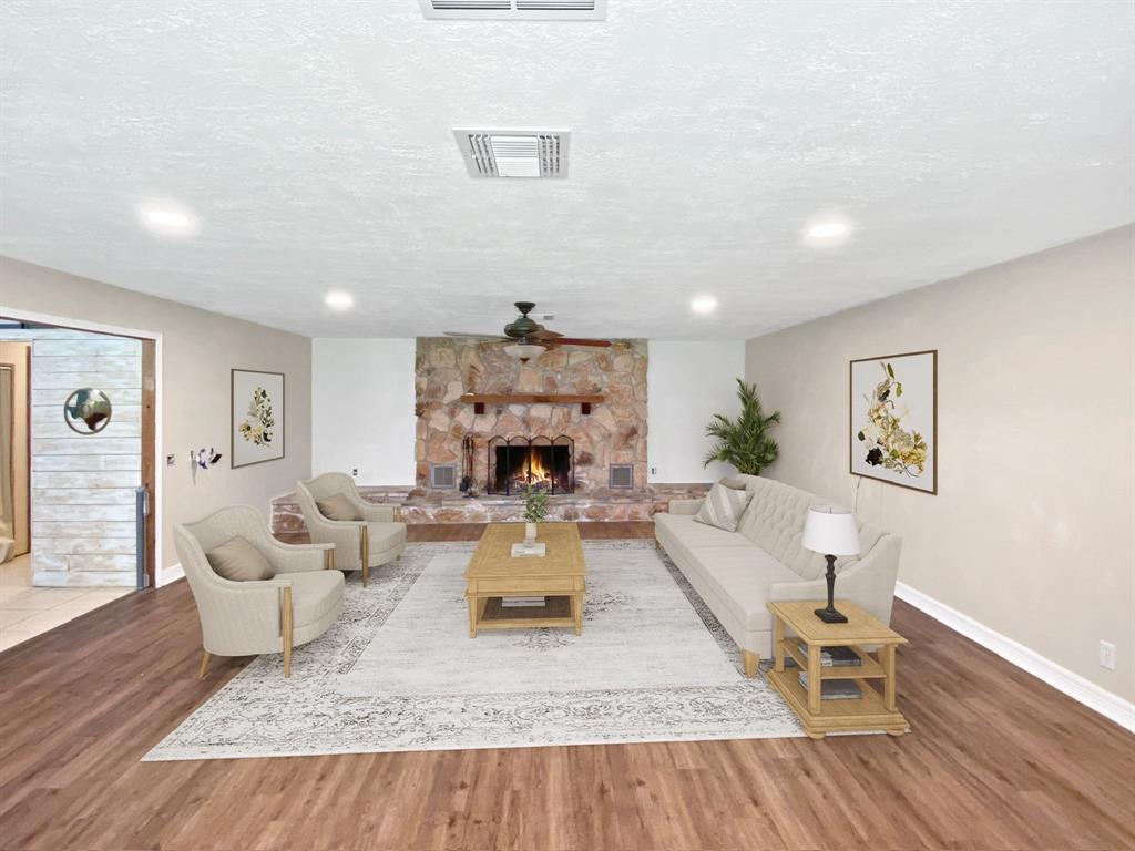 106 North Lake Drive