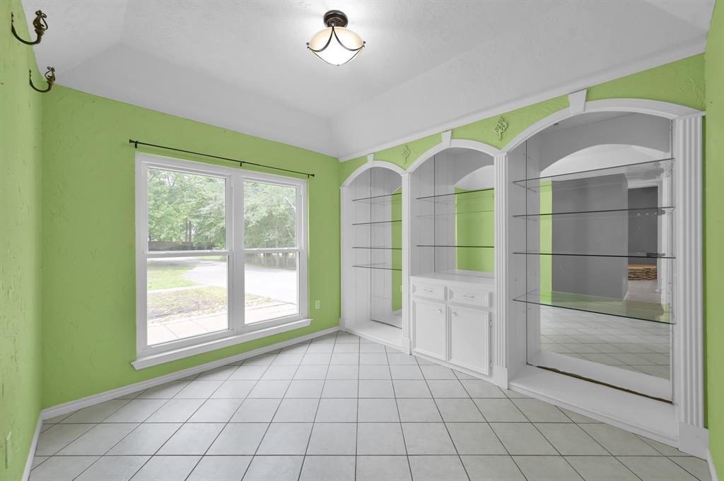 1807 Carriage Hills Boulevard, Conroe, Texas image 8