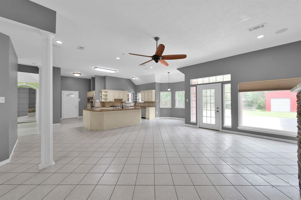 1807 Carriage Hills Boulevard, Conroe, Texas image 13