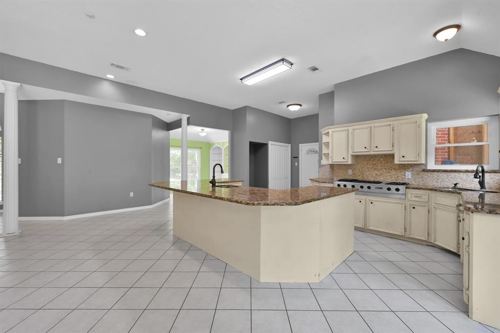 1807 Carriage Hills Boulevard, Conroe, Texas image 16