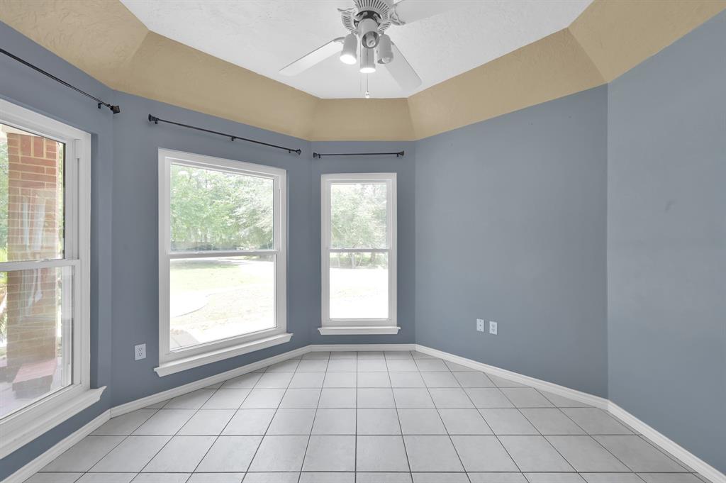 1807 Carriage Hills Boulevard, Conroe, Texas image 6