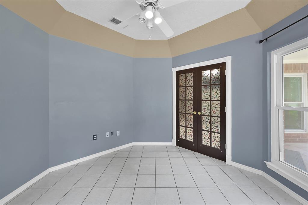 1807 Carriage Hills Boulevard, Conroe, Texas image 7
