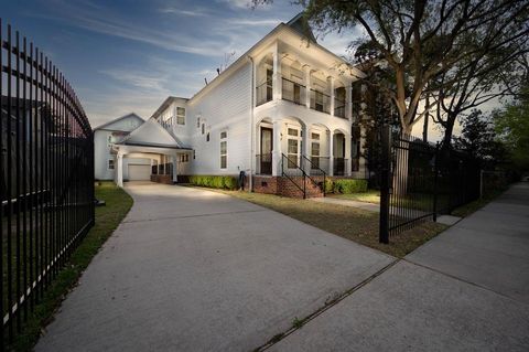805 Columbia Street Houston TX 77007