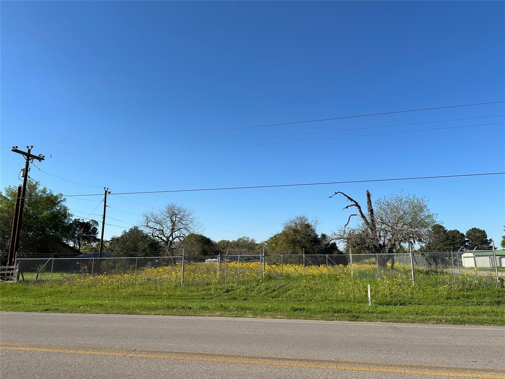 24256 Lloyd Lane Road, Pinehurst, Texas image 1