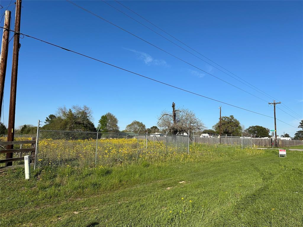 24256 Lloyd Lane Road, Pinehurst, Texas image 3