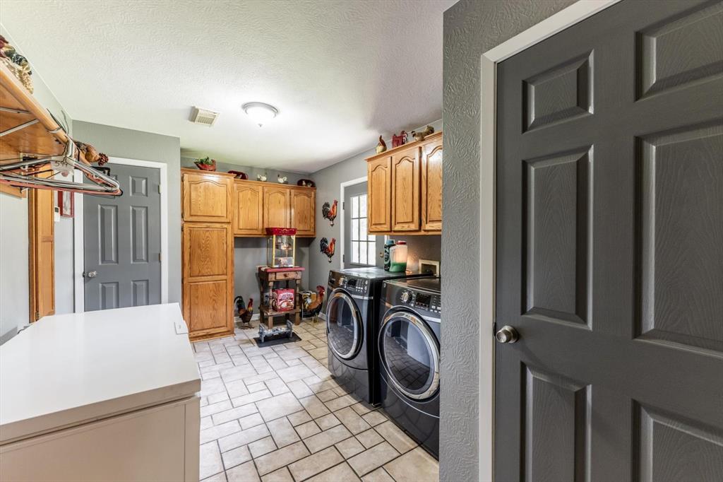 206 William Thomas Road, Huntsville, Texas image 2