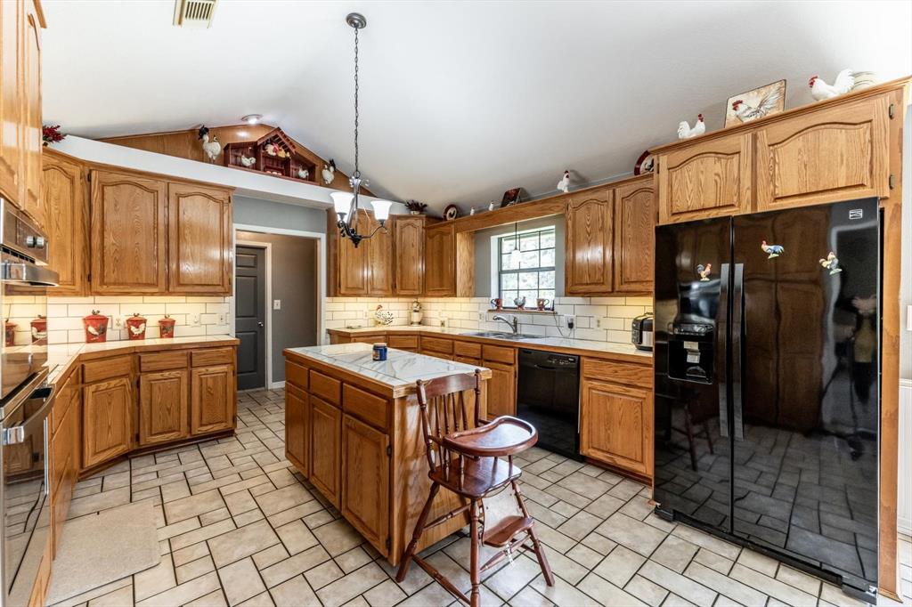 206 William Thomas Road, Huntsville, Texas image 7