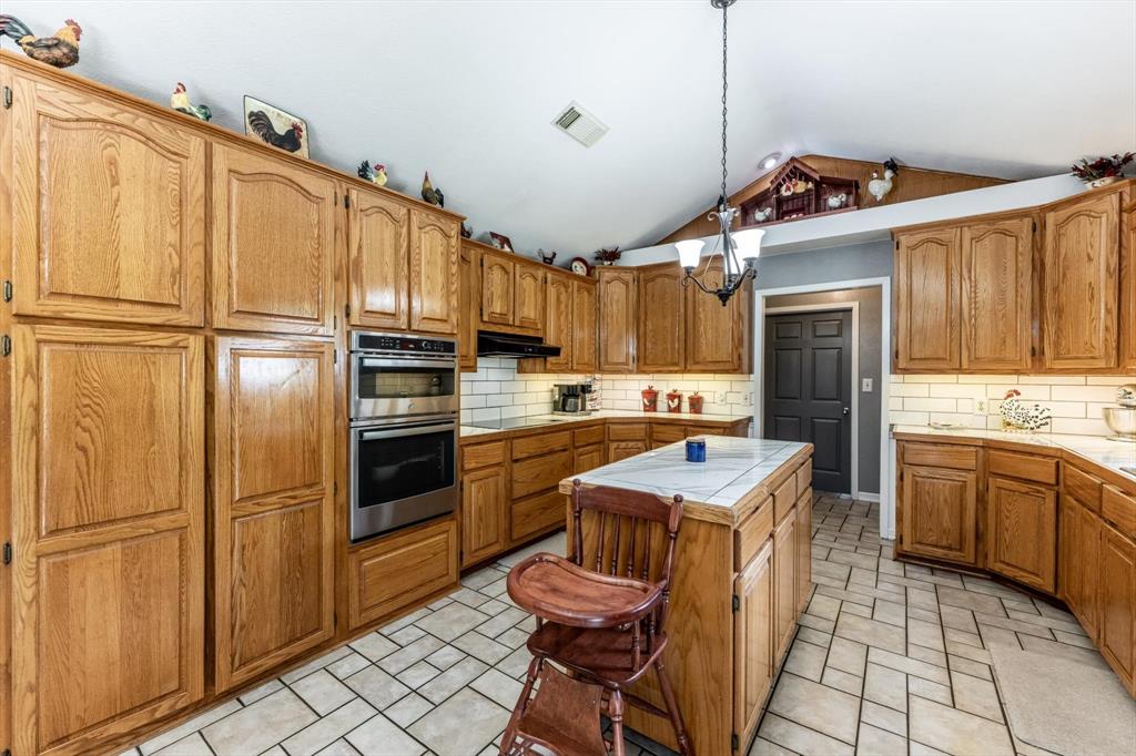 206 William Thomas Road, Huntsville, Texas image 9