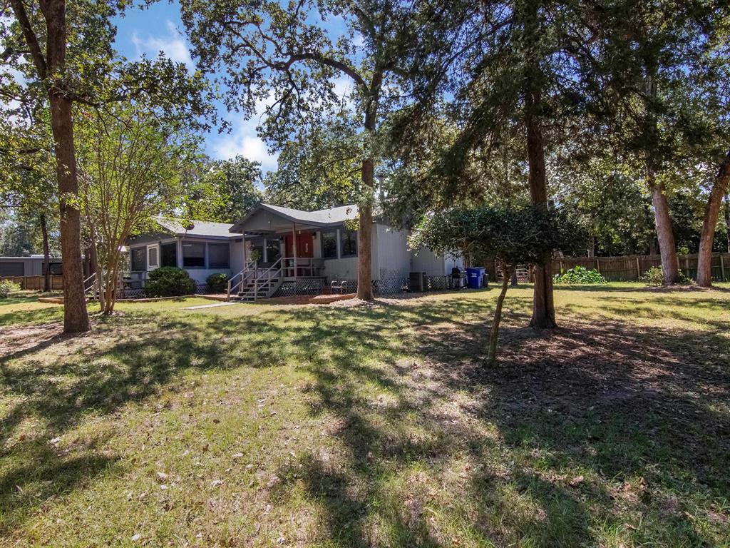 225 Oak Forest Drive, Crockett, Texas image 4