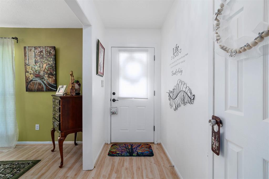 1018 Laurel Valley Drive, Houston, Texas image 6