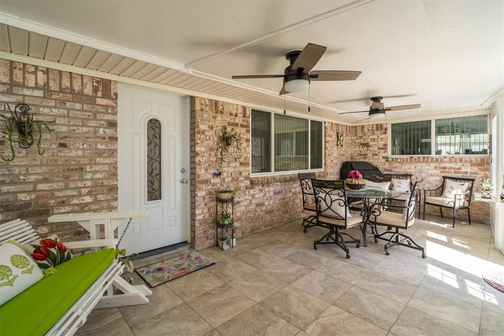 1018 Laurel Valley Drive, Houston, Texas image 3