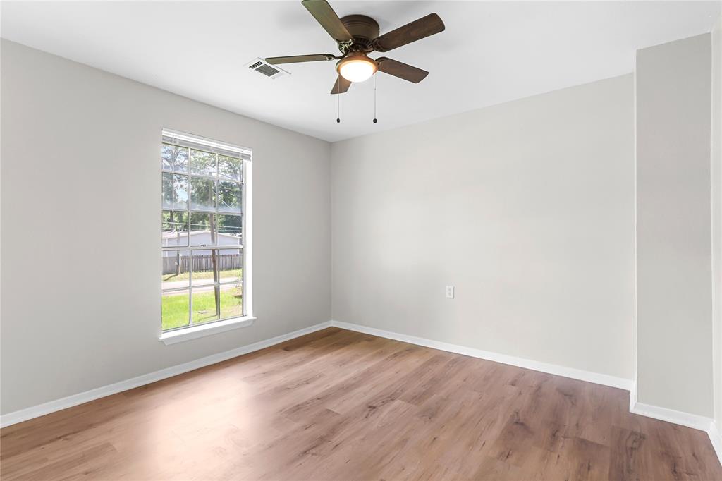 1403 Marilyn Street, Conroe, Texas image 8